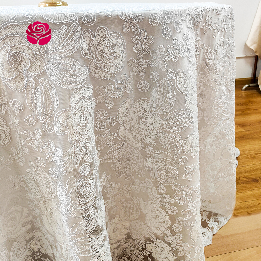 Embroidery White Table Cloth Rouns 132 Inch For Wedding And Party 